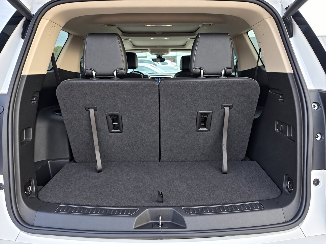 Used 2021 GMC Acadia Denali w/ Denali Technology Package FWD image 30