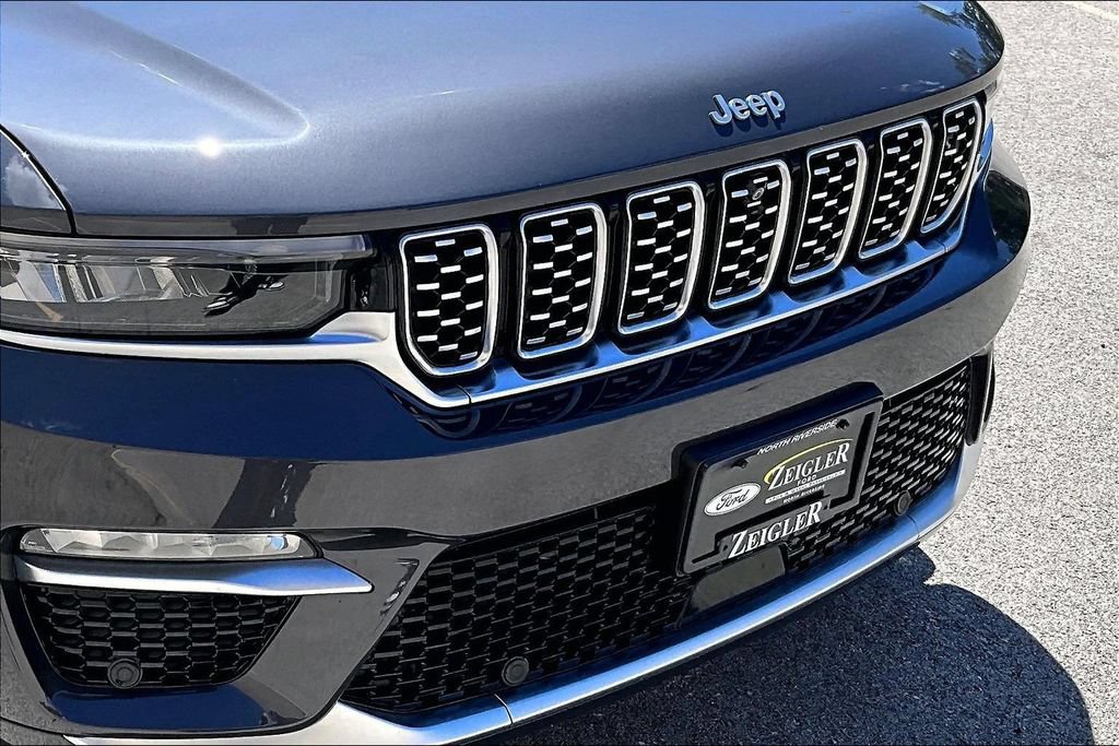 Used 2022 Jeep Grand Cherokee Summit w/ Advanced Protech Group IV AWD/4WD image 30