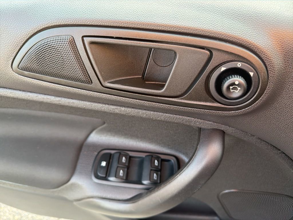 Used 2018 Ford Fiesta SE image 17