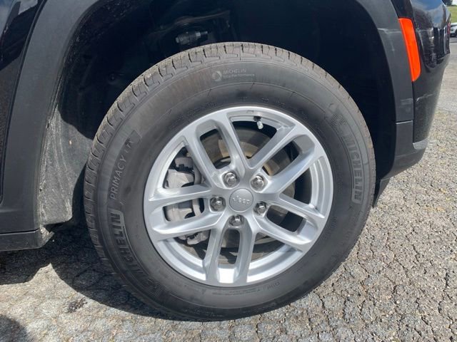 Used 2025 Jeep Grand Cherokee L Laredo w/ Luxury Tech Group I image 33
