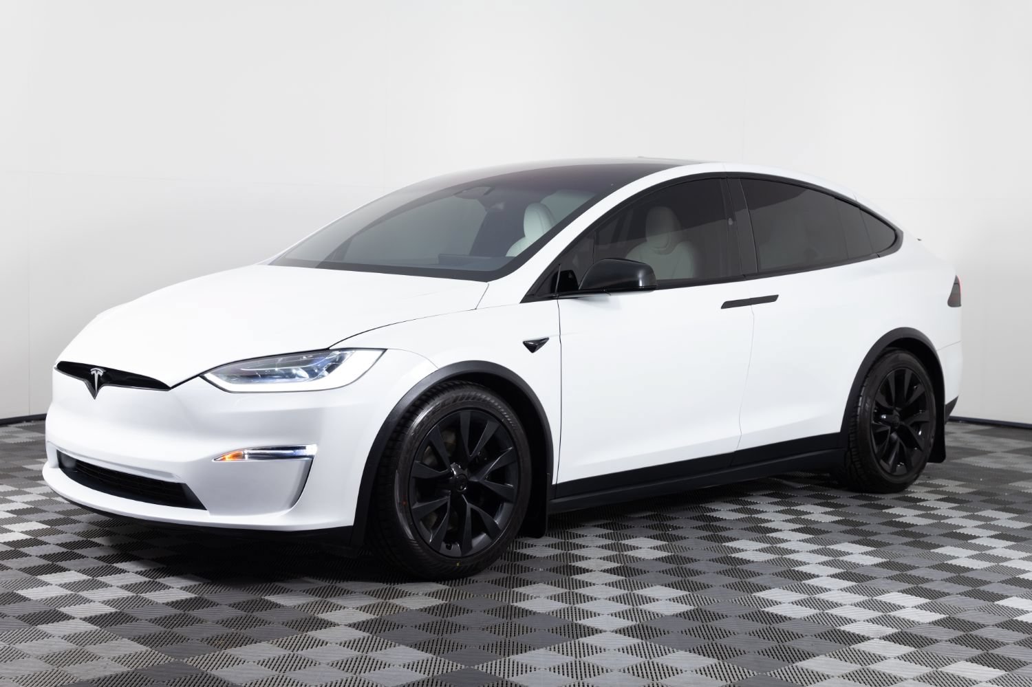 Used 2023 Tesla Model X AWD/4WD image 1
