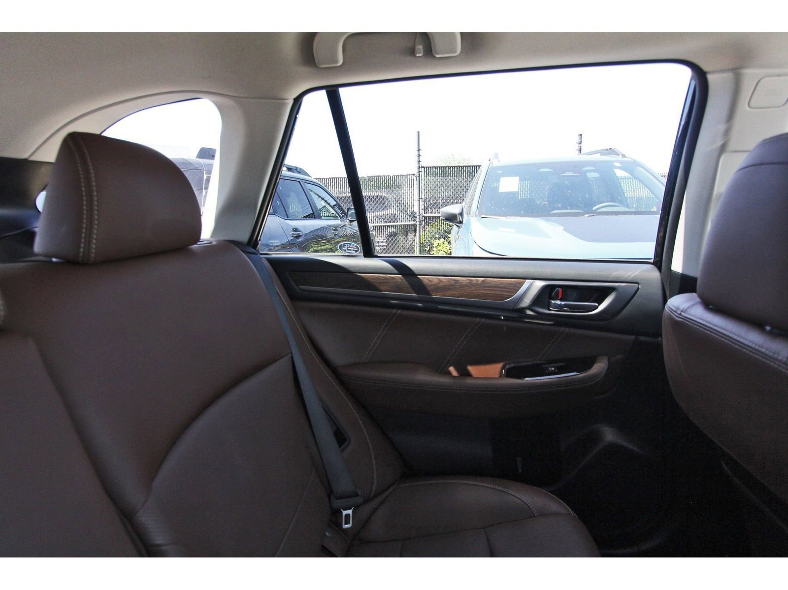 Used 2018 Subaru Outback 2.5i Touring AWD/4WD image 10