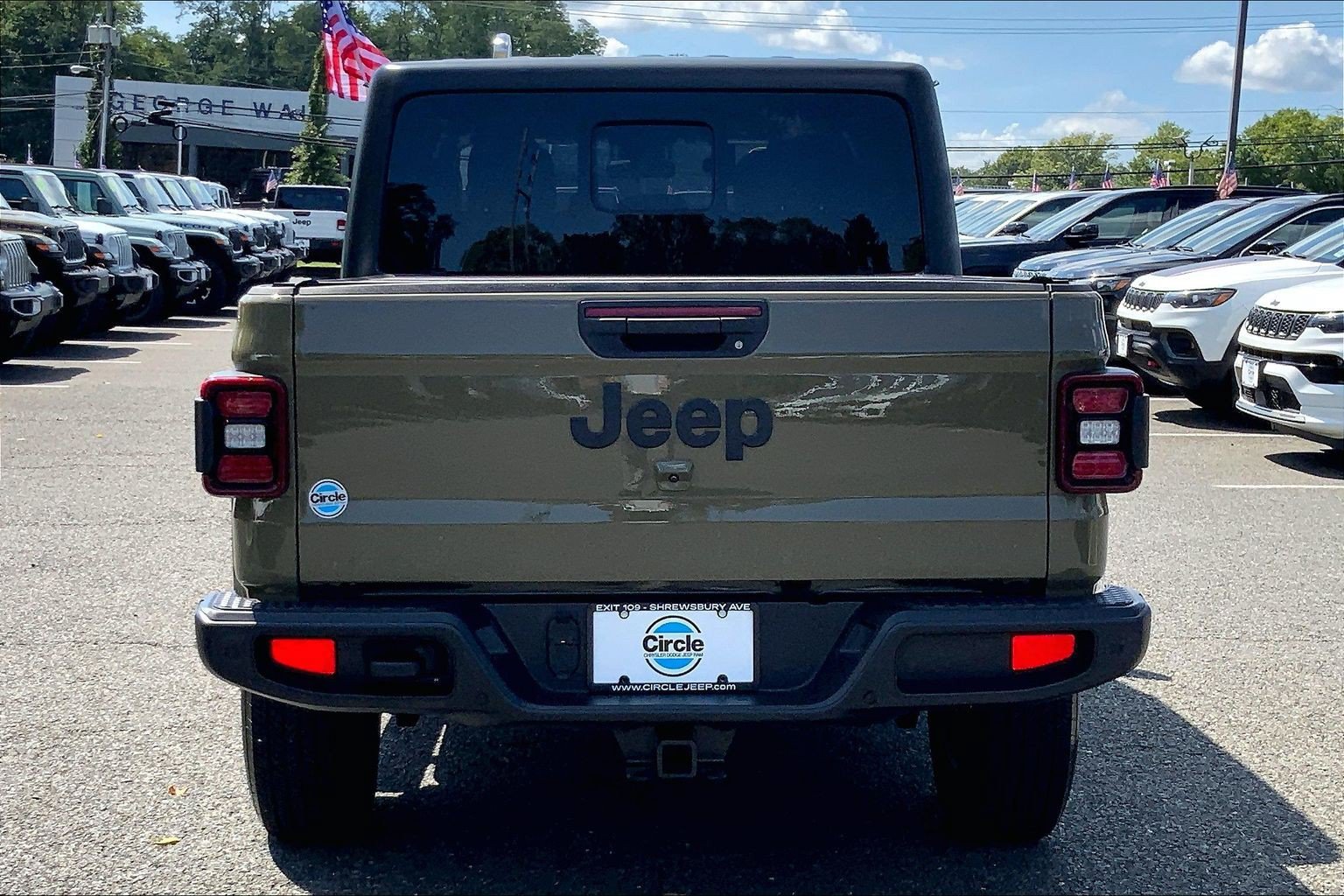 Certified 2025 Jeep Gladiator Sport AWD/4WD image 4