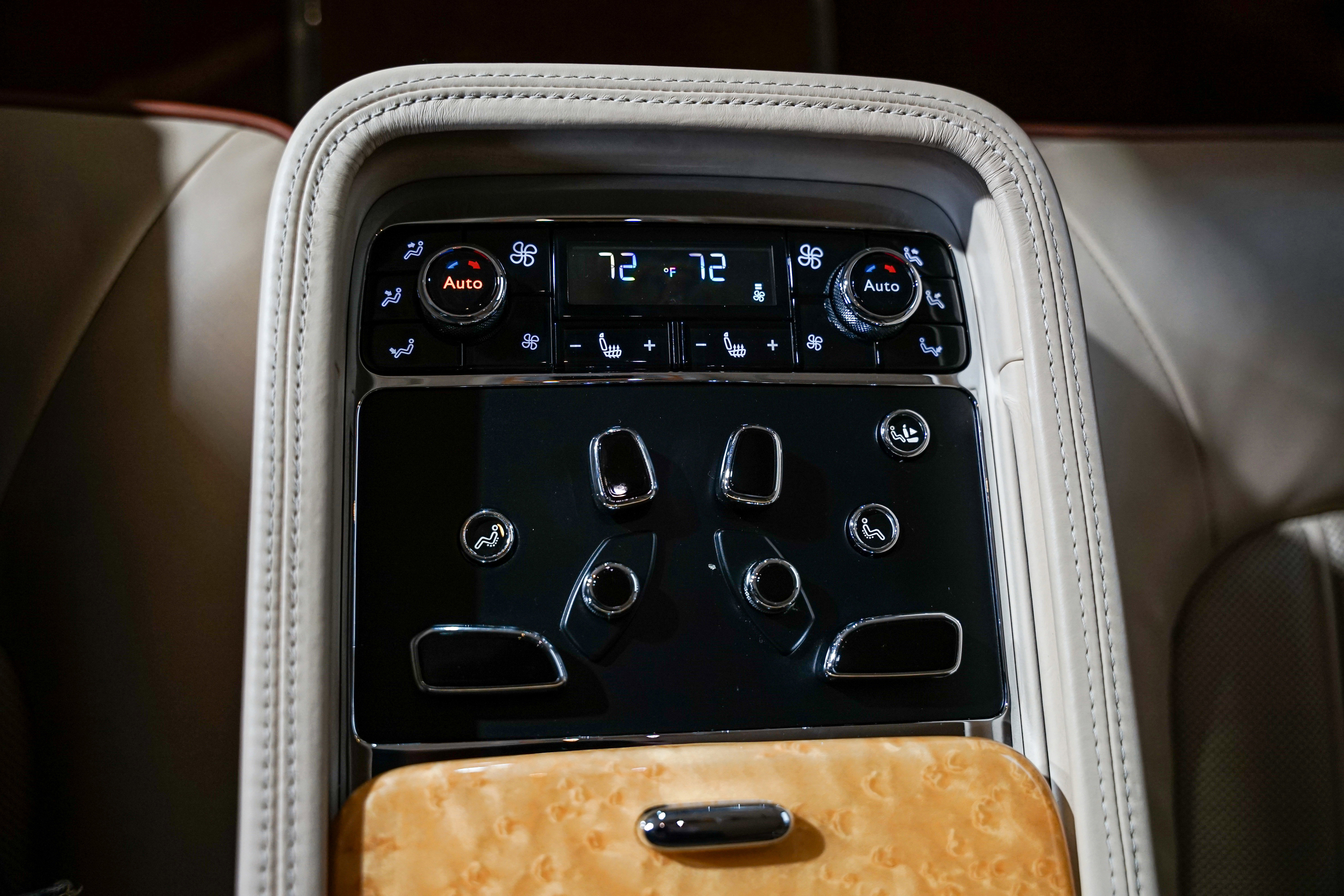 Used 2012 Bentley Mulsanne image 40