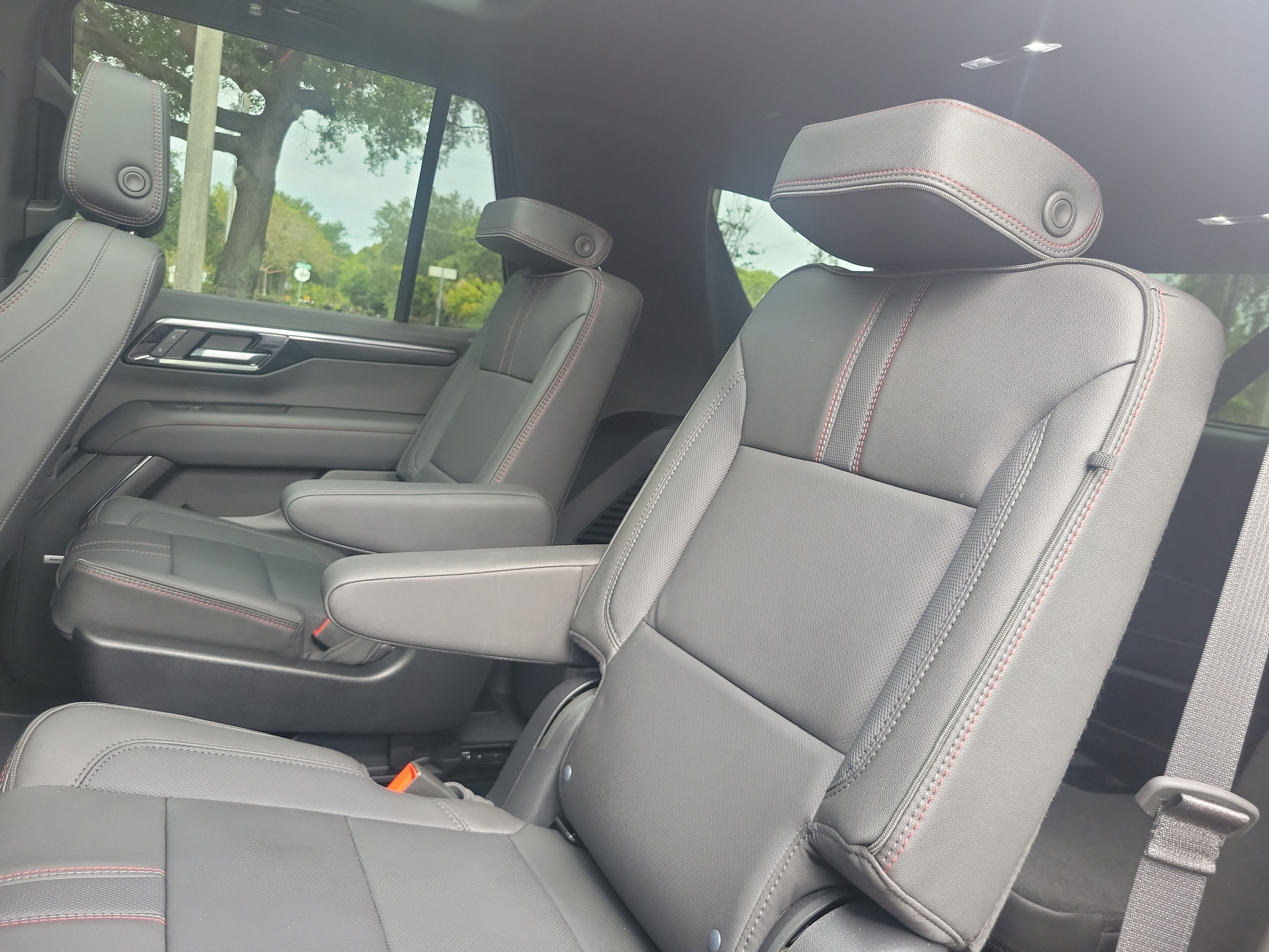 Used 2025 Chevrolet Tahoe RST w/ Comfort Package RWD image 11