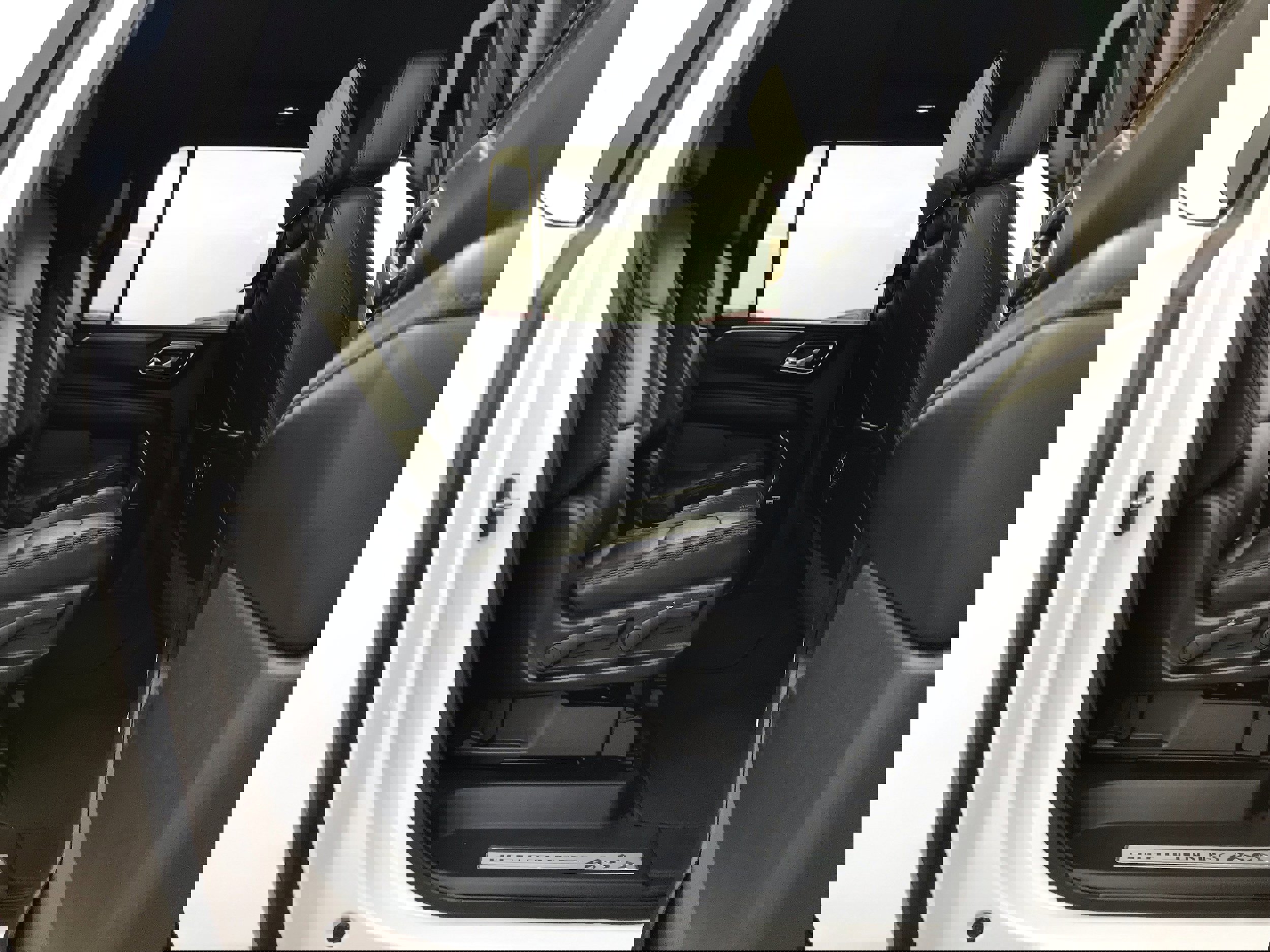 Used 2021 Chevrolet Suburban High Country w/ Premium Package image 17