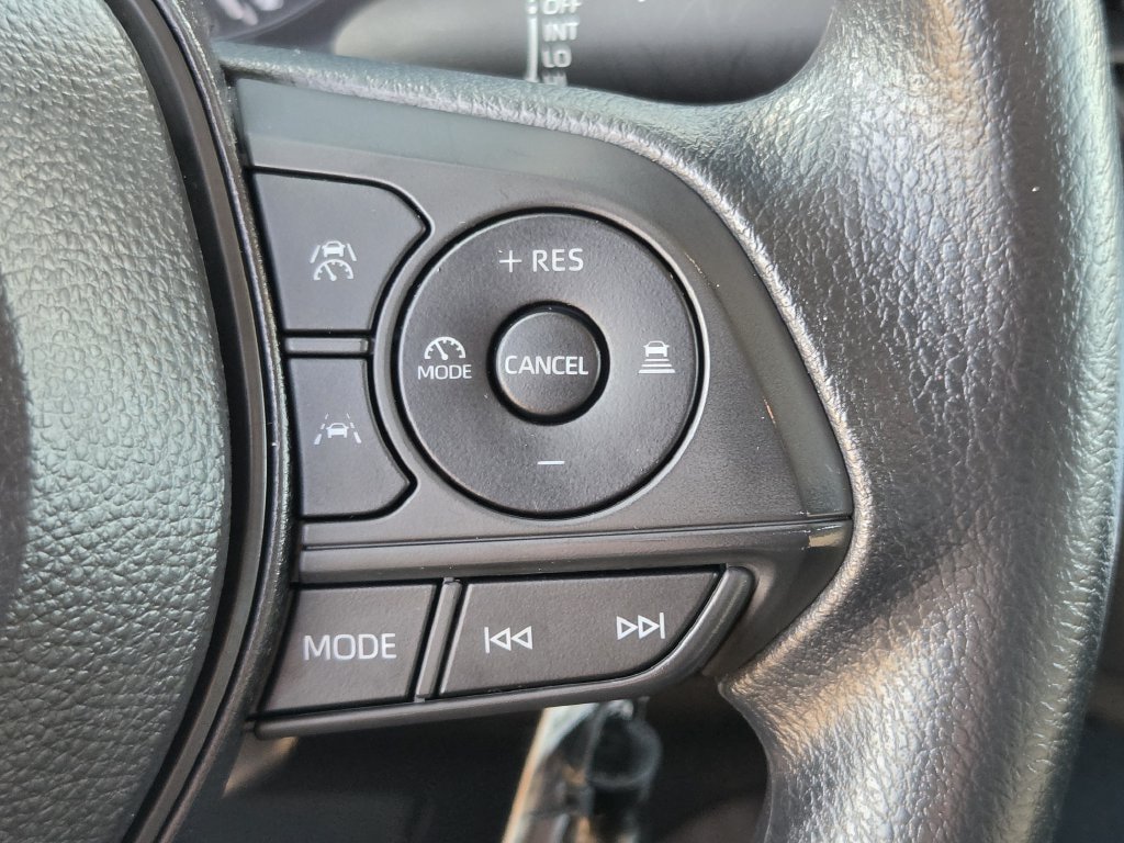 Used 2025 Toyota Corolla LE FWD image 21