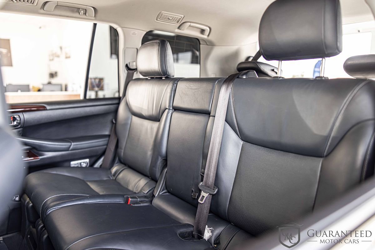 Used 2015 Lexus LX 570 4WD w/ Luxury Package image 34