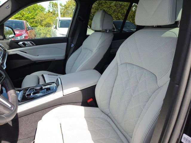 Used 2025 BMW X5 M60i w/ Climate Comfort Package image 21