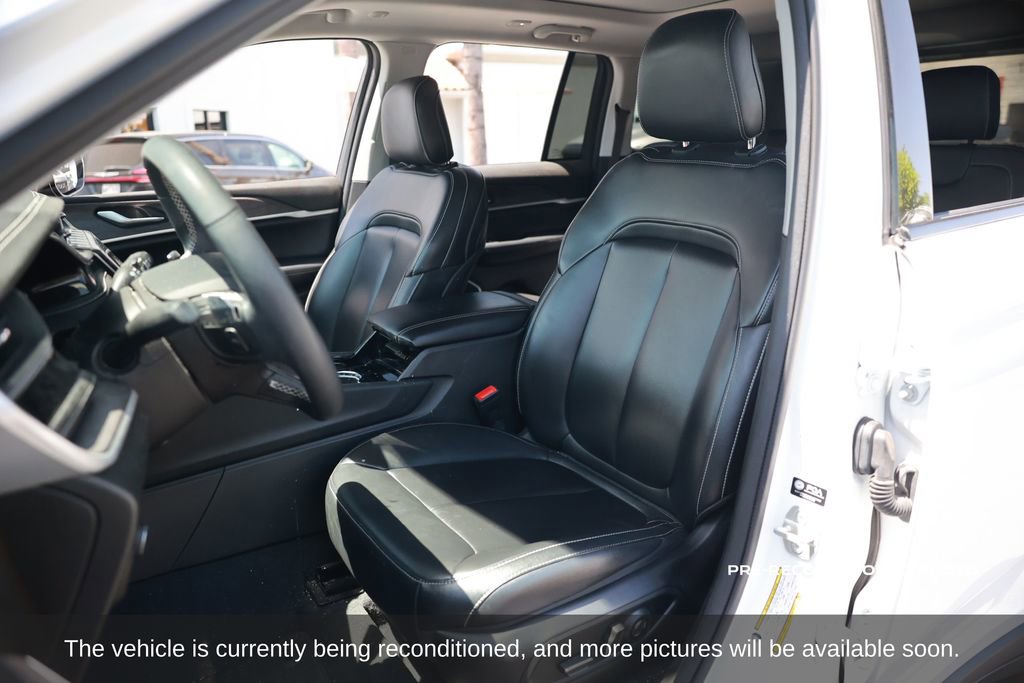 Used 2023 Jeep Grand Cherokee 4WD 4xe image 11