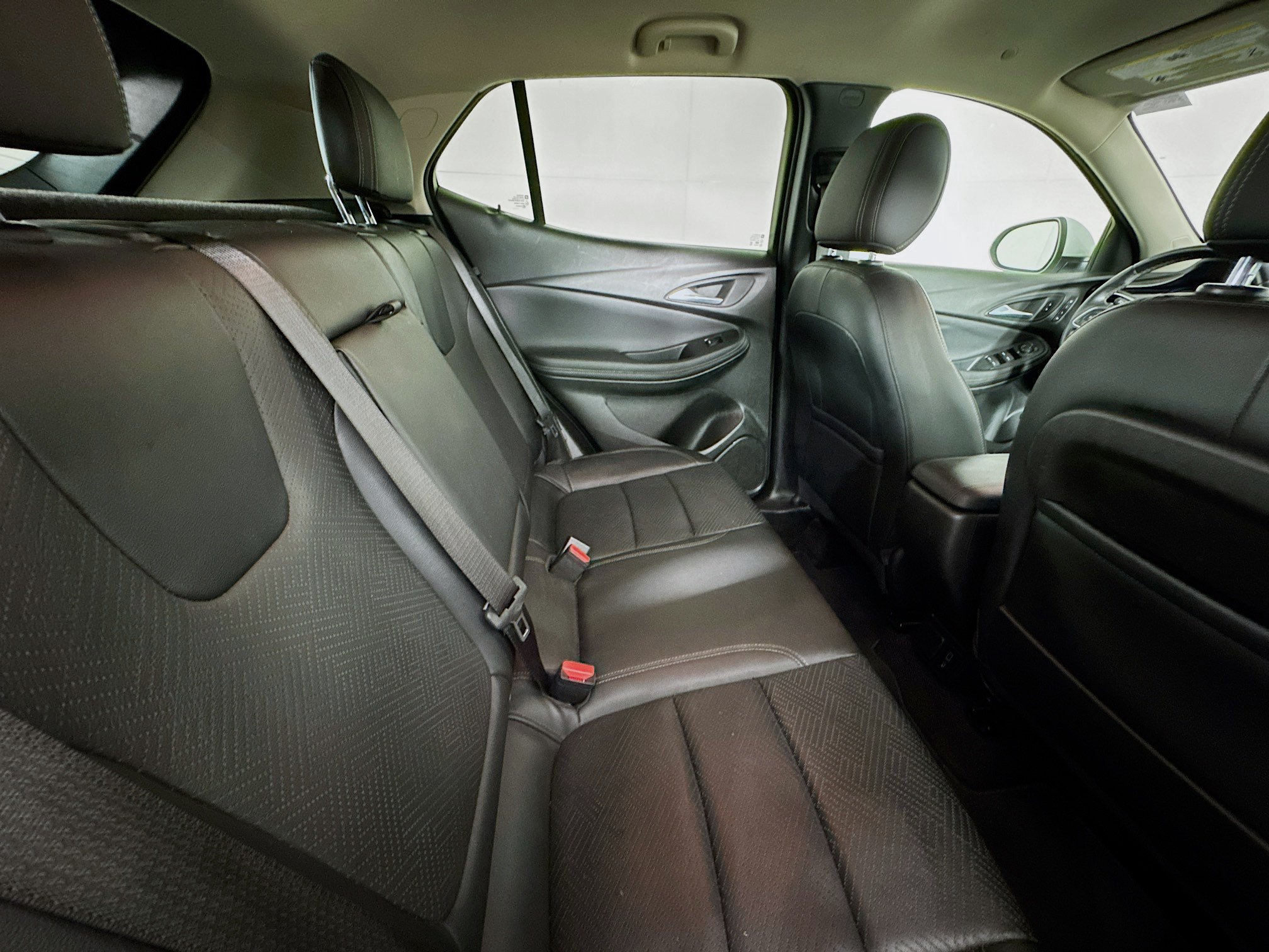 Used 2022 Buick Encore GX Essence FWD image 26