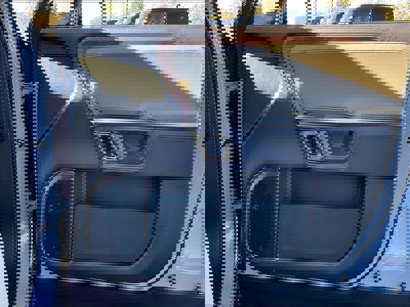 Used 2023 Rivian R1S Adventure image 25