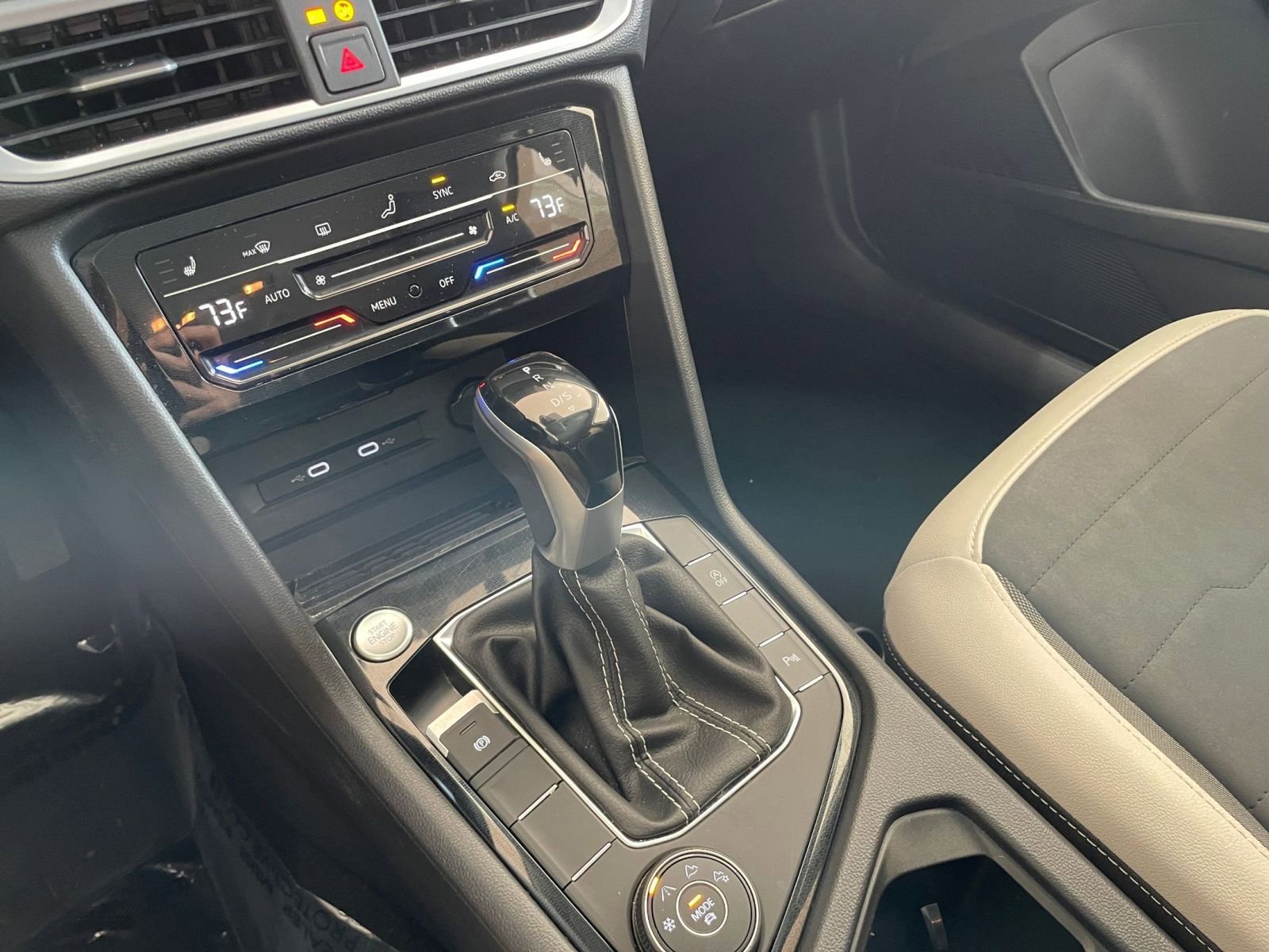 Used 2025 Volkswagen Taos SE image 35