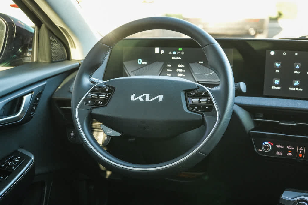 Certified 2024 Kia EV6 Light RWD image 15