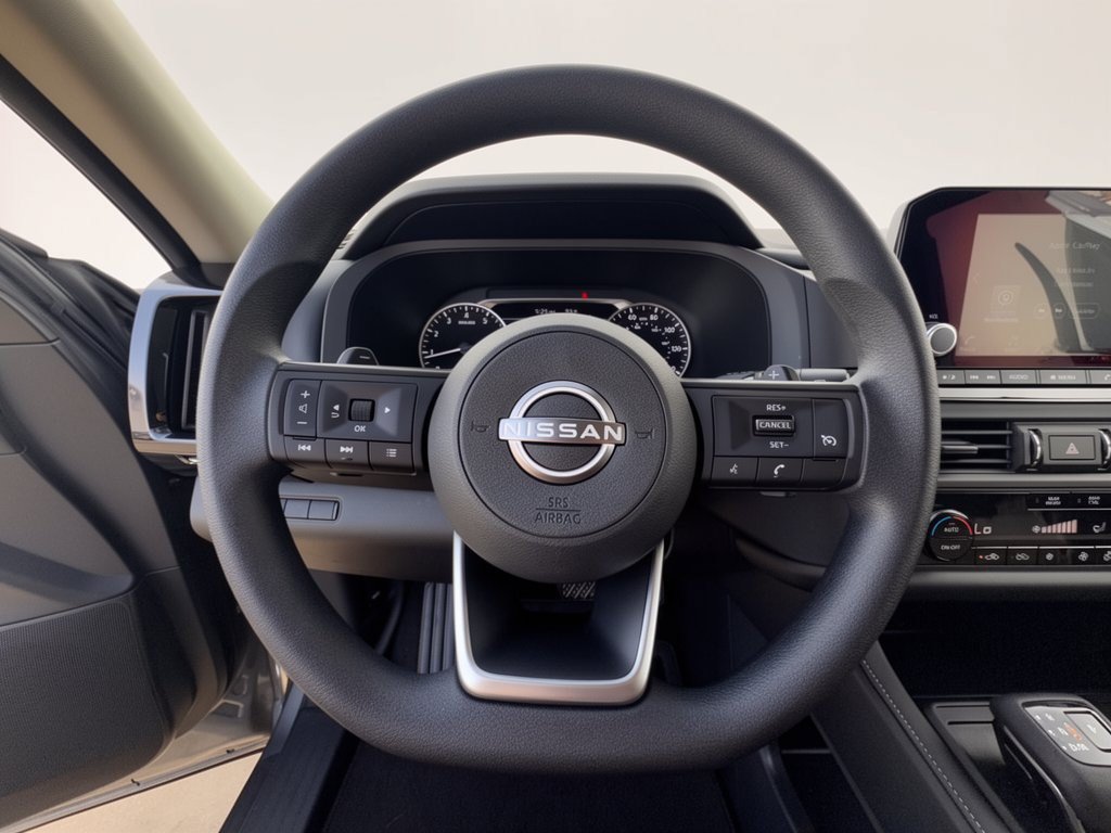 Used 2025 Nissan Pathfinder S FWD image 10
