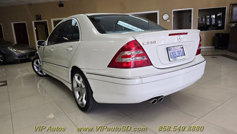 Used 2007 Mercedes-Benz C 230 Sedan image 3