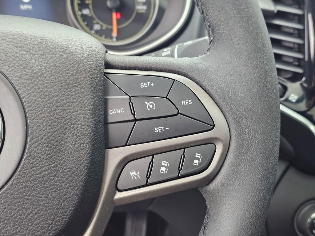 Used 2022 Jeep Cherokee Limited image 26