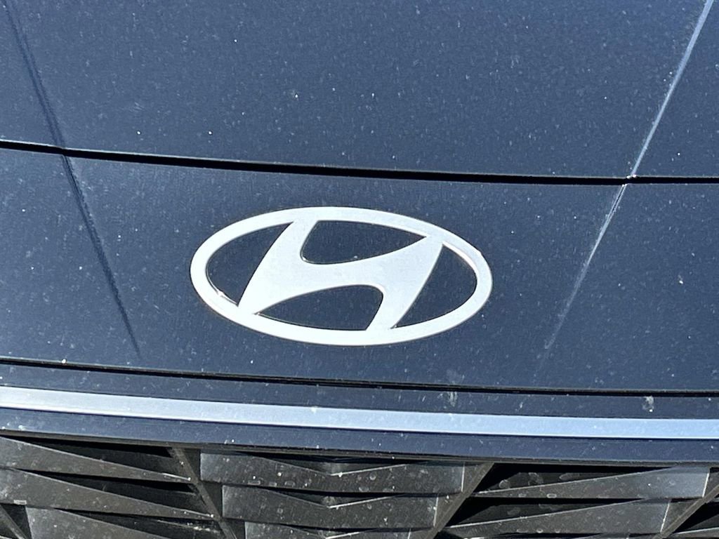 Certified 2025 Hyundai Elantra SEL image 9