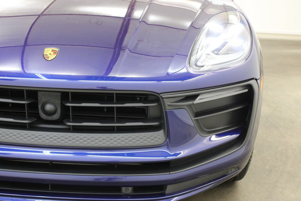 Certified 2023 Porsche Macan AWD/4WD image 11