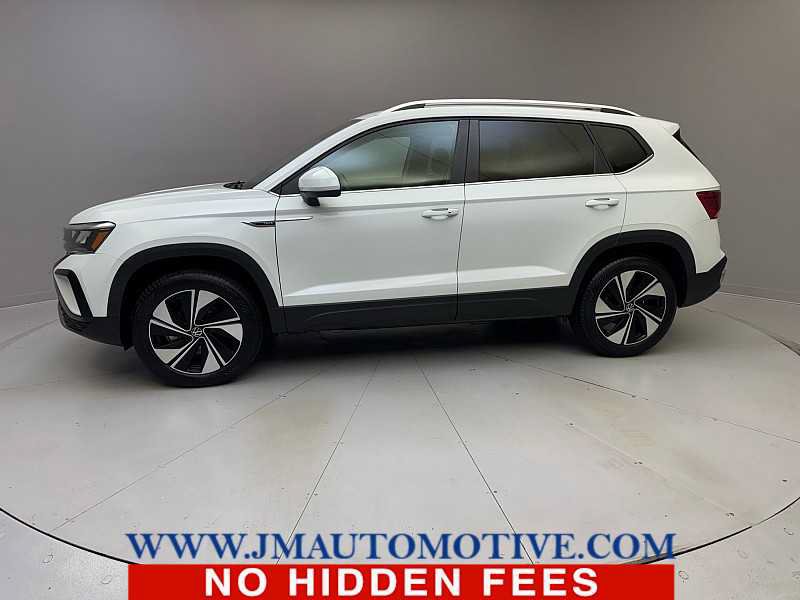 Used 2024 Volkswagen Taos SE AWD/4WD image 2