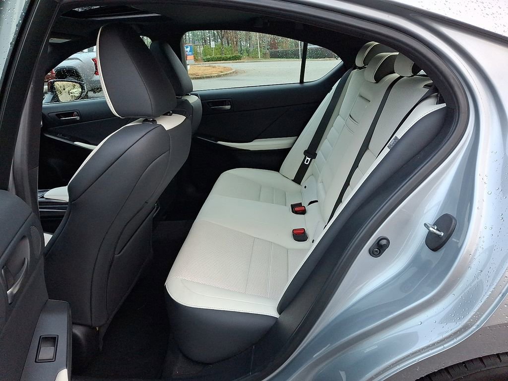 Used 2022 Lexus IS 350 F Sport image 11
