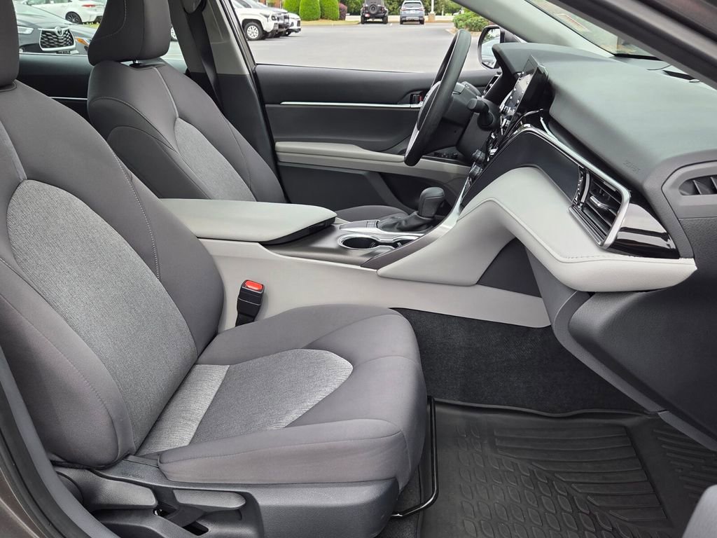 Used 2024 Toyota Camry LE w/ Convenience Package image 15