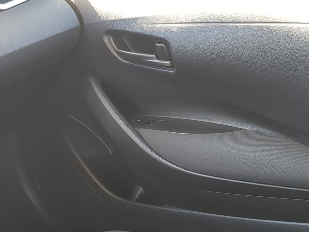 Used 2025 Toyota Corolla LE image 23