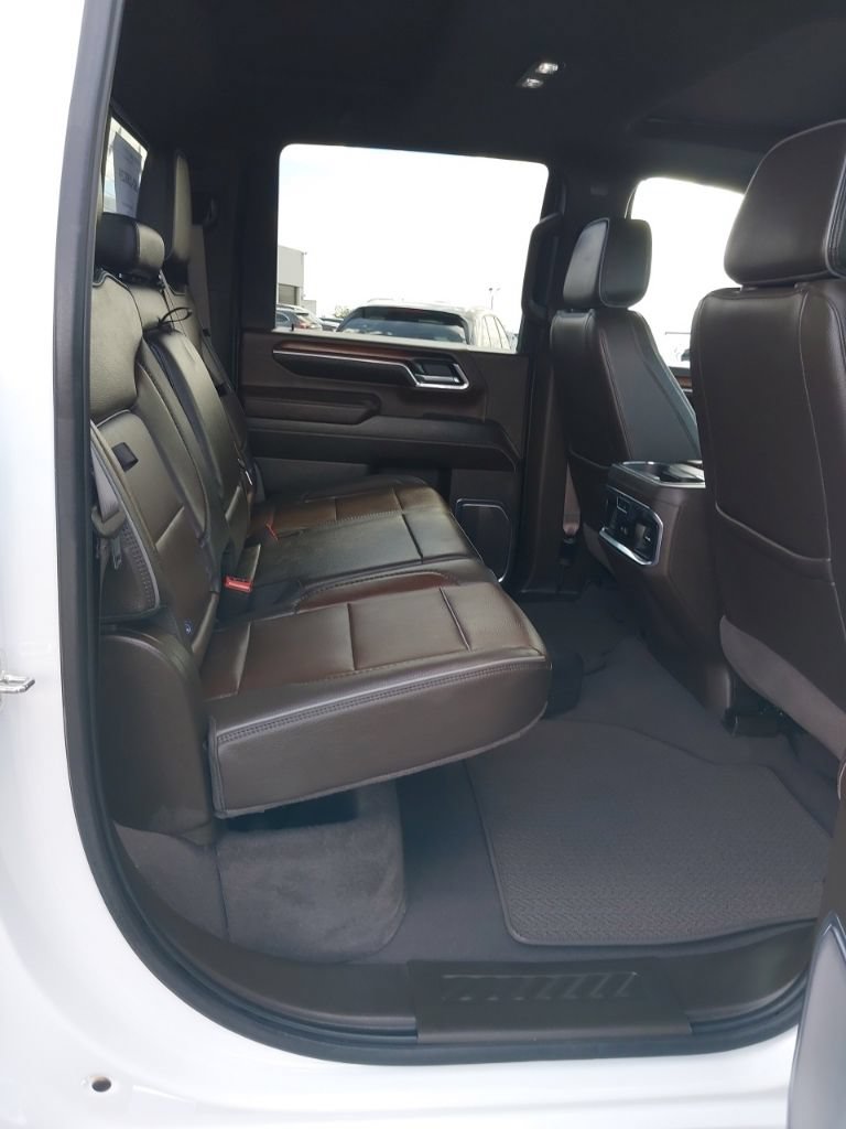 Used 2025 GMC Sierra 3500 Denali w/ Denali Reserve Package AWD/4WD image 8
