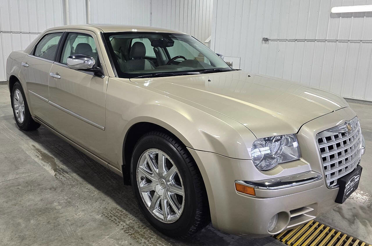 Used 2009 Chrysler 300 Limited image 4