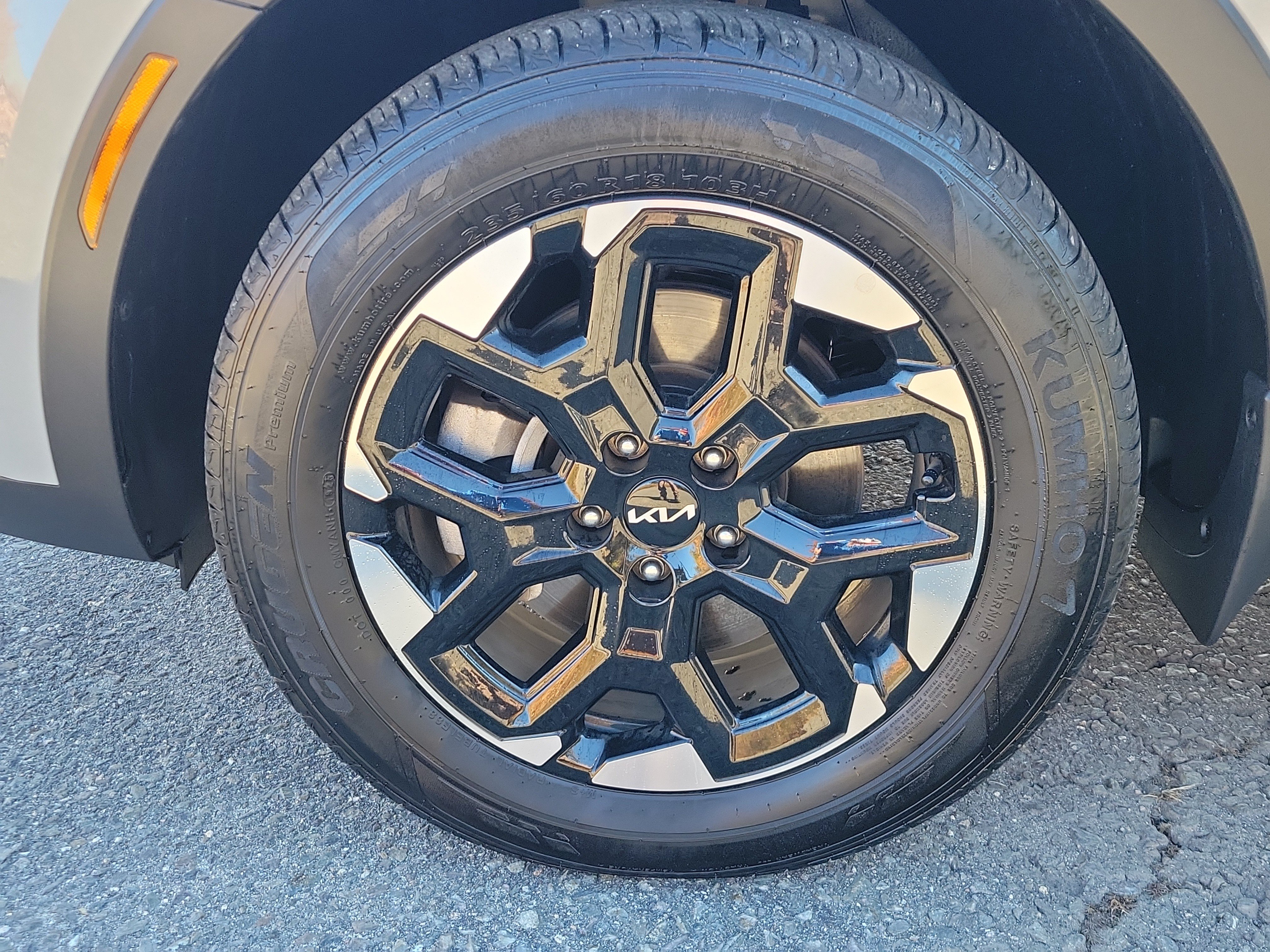 Used 2025 Kia Sorento S AWD/4WD image 12
