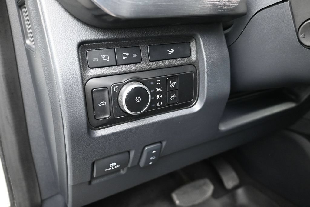 Used 2023 Ford F250 Lariat w/ Sport Appearance Package AWD/4WD image 13