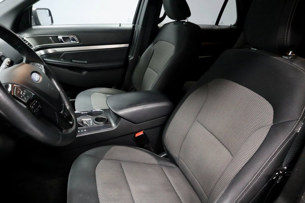 Used 2018 Ford Explorer XLT w/ Equipment Group 201A image 26