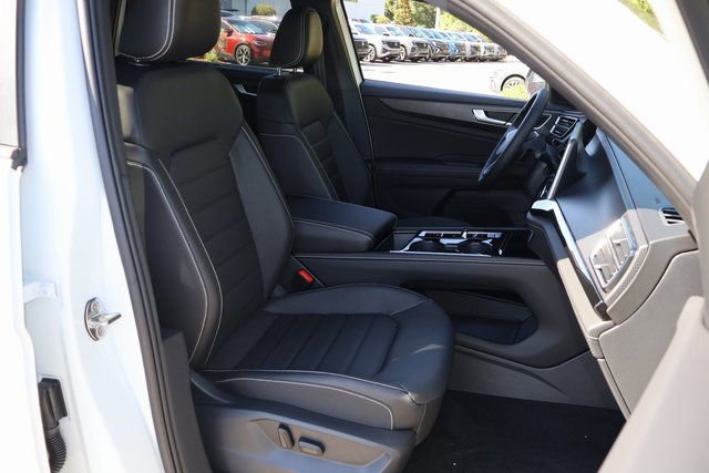 New 2026 Volkswagen Atlas Cross Sport SEL R-Line image 18