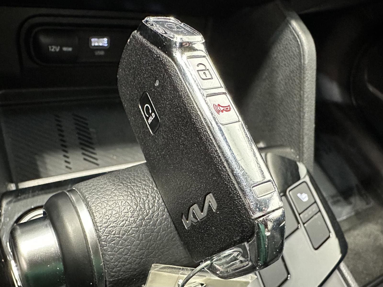 Used 2024 Kia Sportage EX image 29