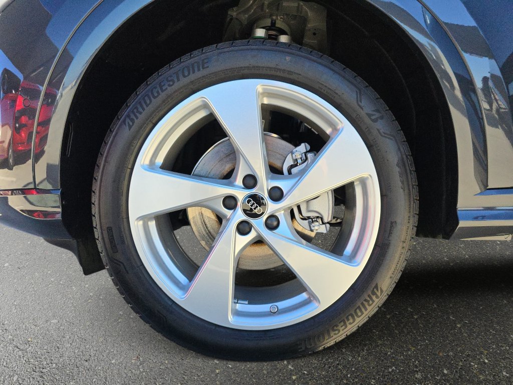 Certified 2025 Audi Q5 Premium Plus w/ Premium Plus AWD/4WD image 36