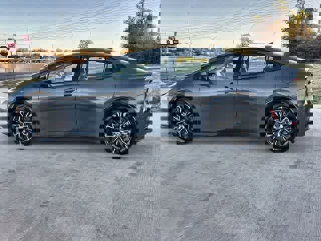 Used 2024 Toyota Prius XLE image 4