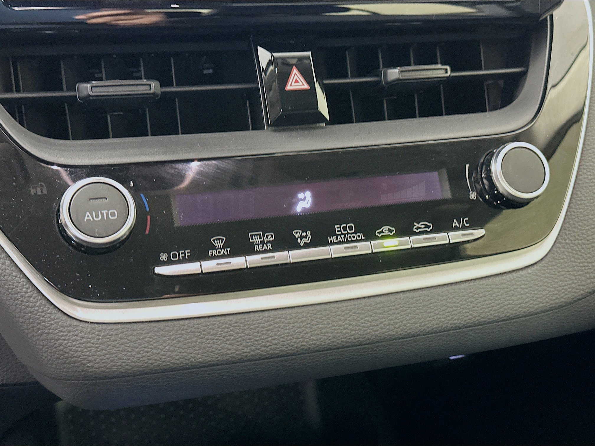 Used 2024 Toyota Corolla LE w/ LE Convenience Package image 24