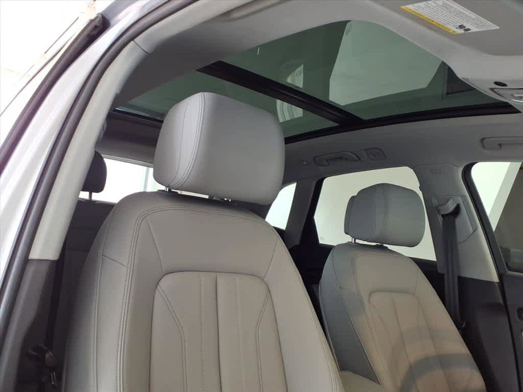 Used 2023 Audi Q5 2.0T Premium w/ Convenience Package AWD/4WD image 23