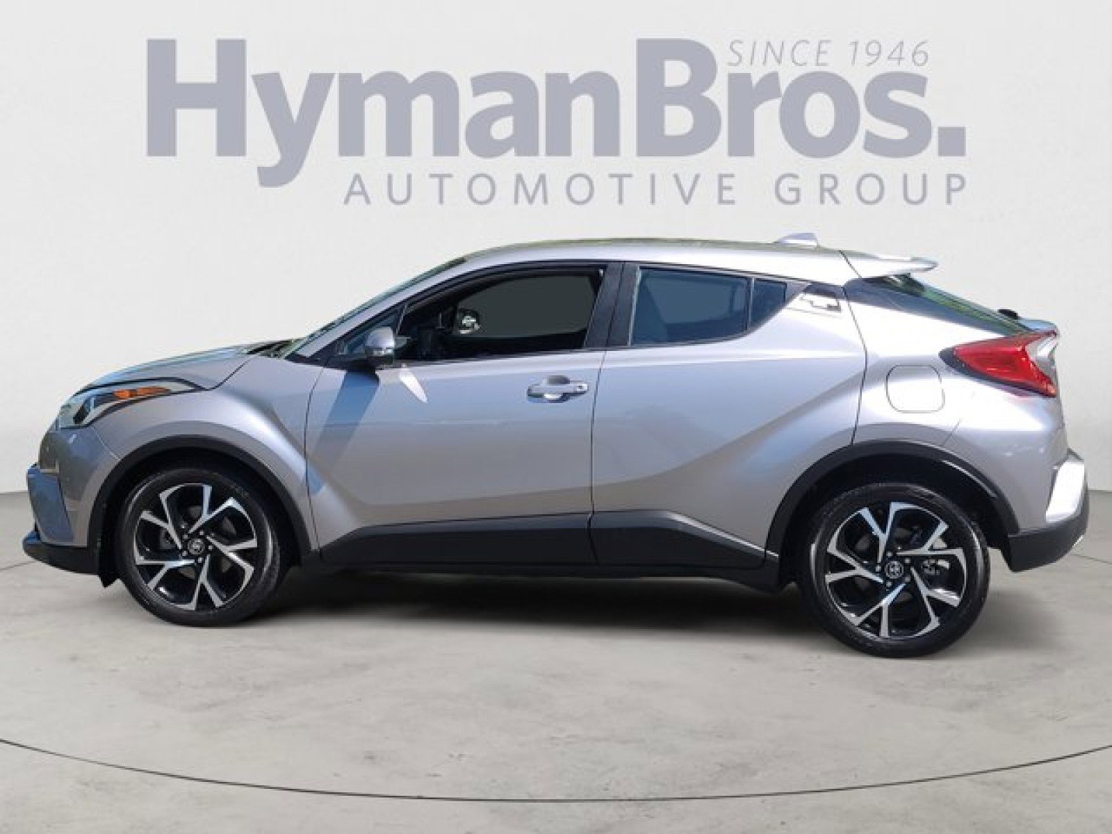 Used 2019 Toyota C-HR XLE image 6