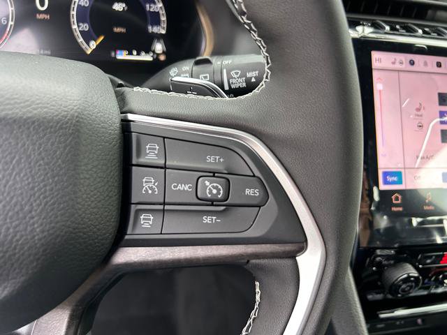 New 2025 Jeep Grand Cherokee Limited w/ Black Appearance Package image 15