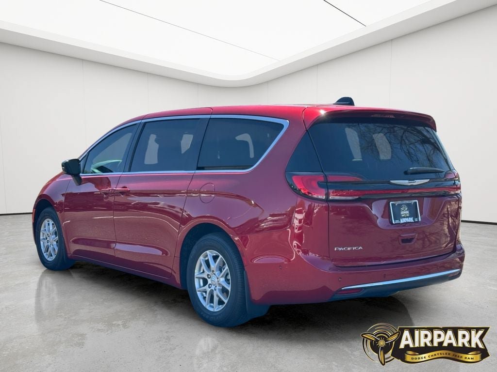 New 2025 Chrysler Pacifica Select FWD image 7