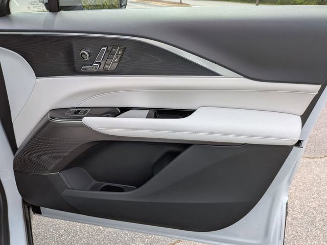 New 2026 Cadillac Lyriq Luxury RWD image 27
