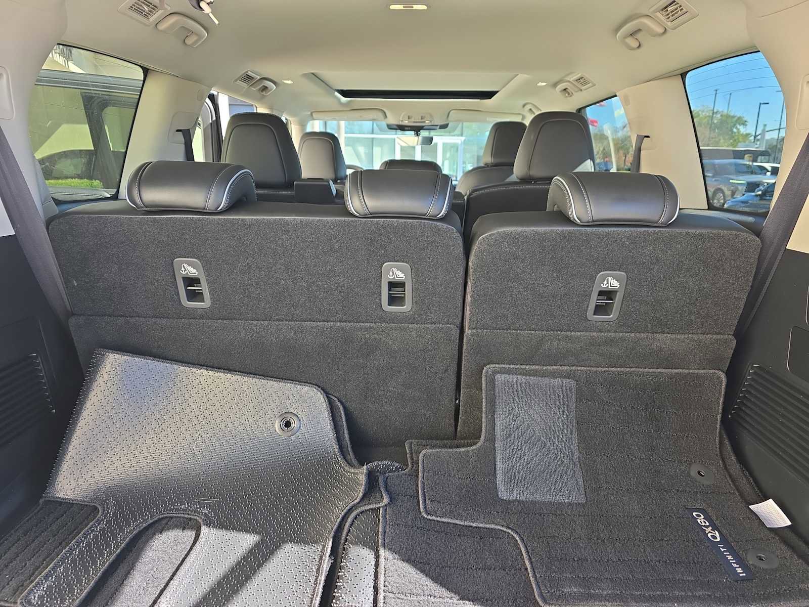 Certified 2025 INFINITI QX80 Luxe image 22