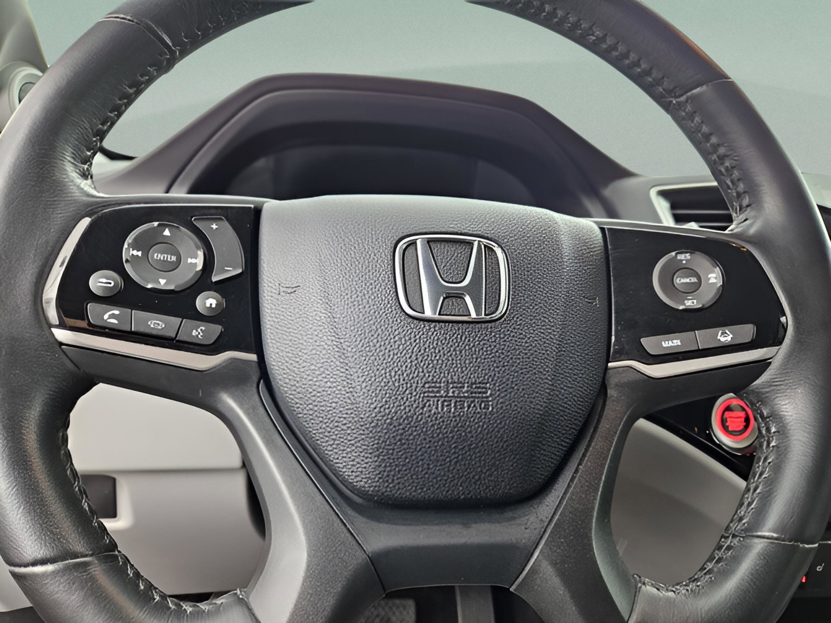 Used 2022 Honda Pilot Touring image 23