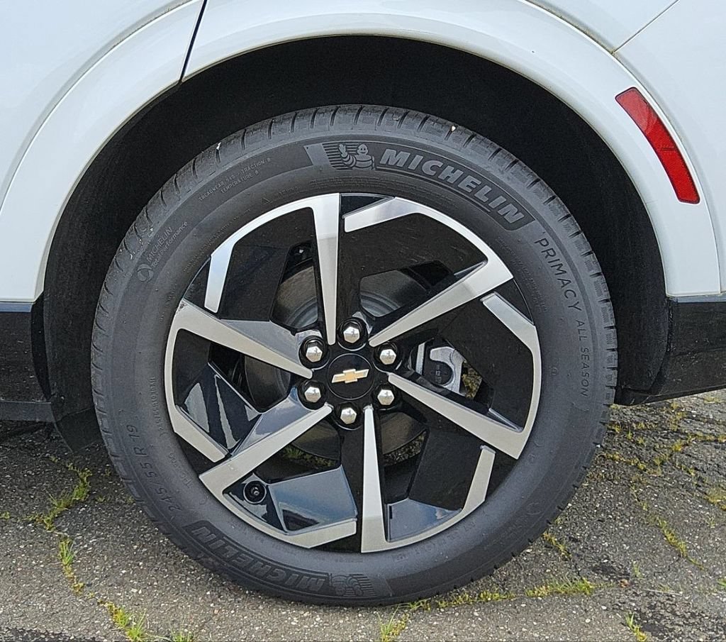 Used 2025 Chevrolet Equinox EV LT FWD image 5