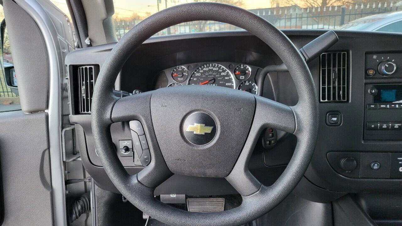 Used 2018 Chevrolet Express 3500 LT w/ LT Preferred Equipment Group image 24