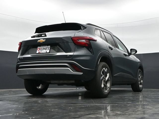 Used 2025 Chevrolet Trax LT w/ LT Convenience Package FWD image 36