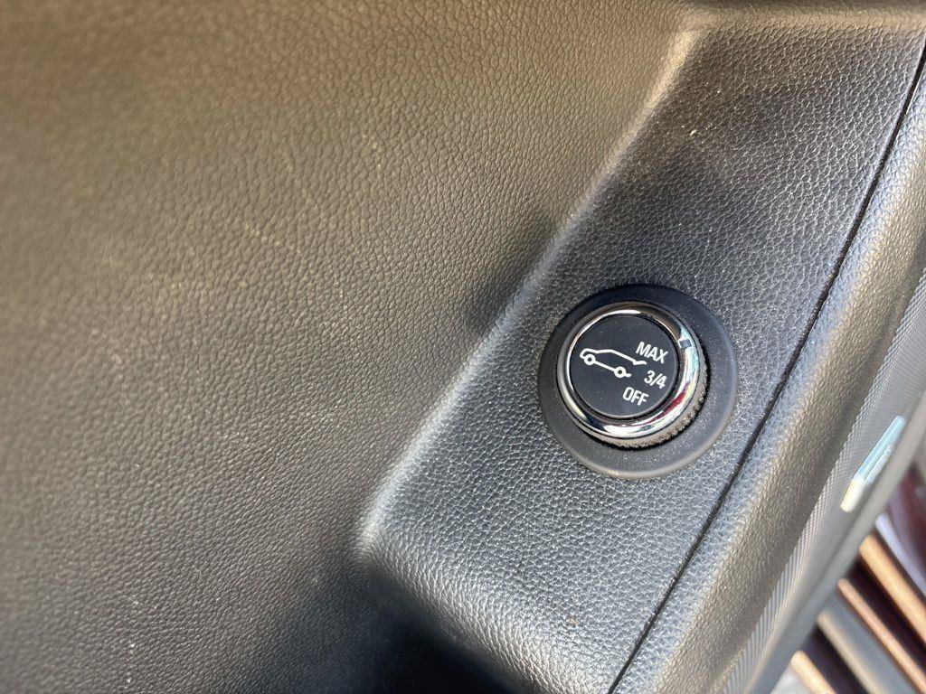 Used 2023 Chevrolet Traverse Premier AWD/4WD image 18