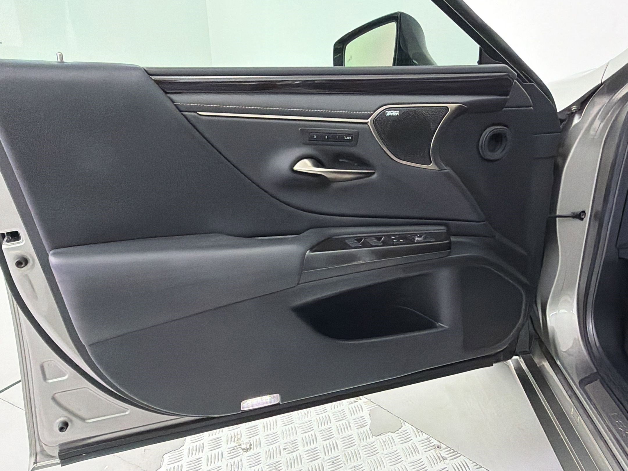 Used 2019 Lexus ES 350 FWD image 24