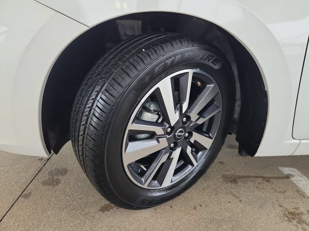 Used 2025 Nissan Versa SV FWD image 31